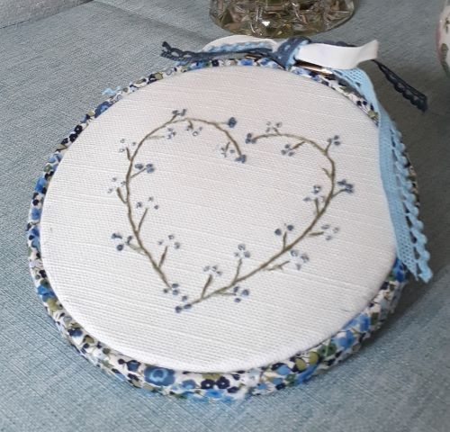 embroidered hoop - Jackie